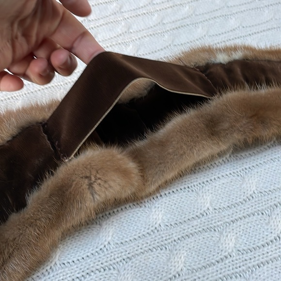Vintage fur stole. 37” Inches in length. See pics for details. - Picture 9 of 13